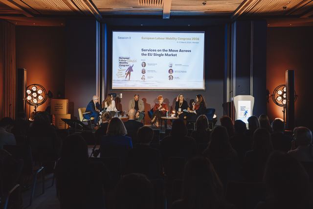 Panel dyskusyjny na sali plenarnej ELMC 2026